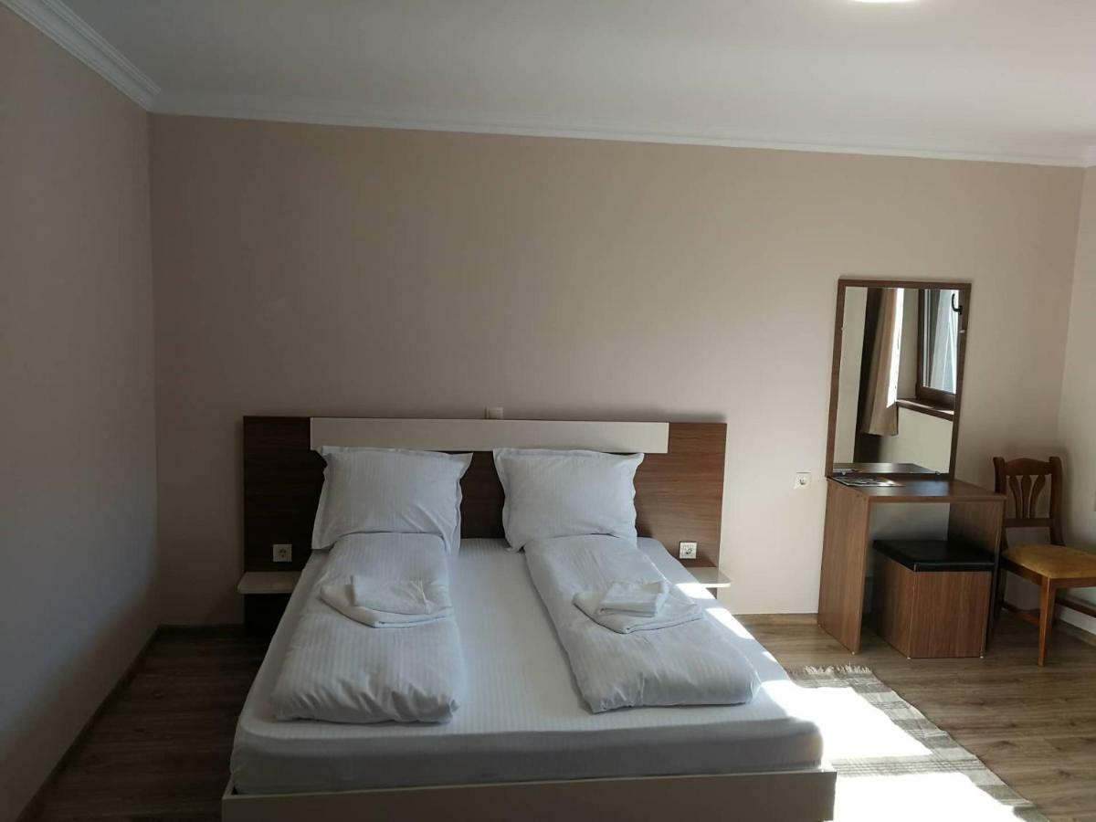 Слънчевата Къща Hotel Kovacevica Exterior photo