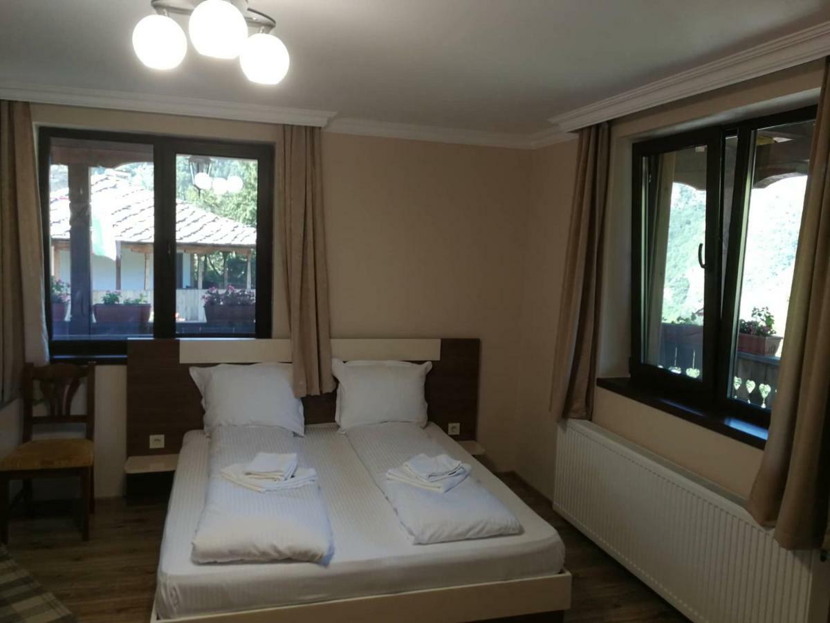 Слънчевата Къща Hotel Kovacevica Exterior photo